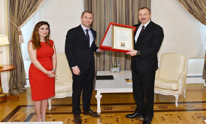 Ильхам Алиев принял редактора журнала THE BUSINESS YEAR